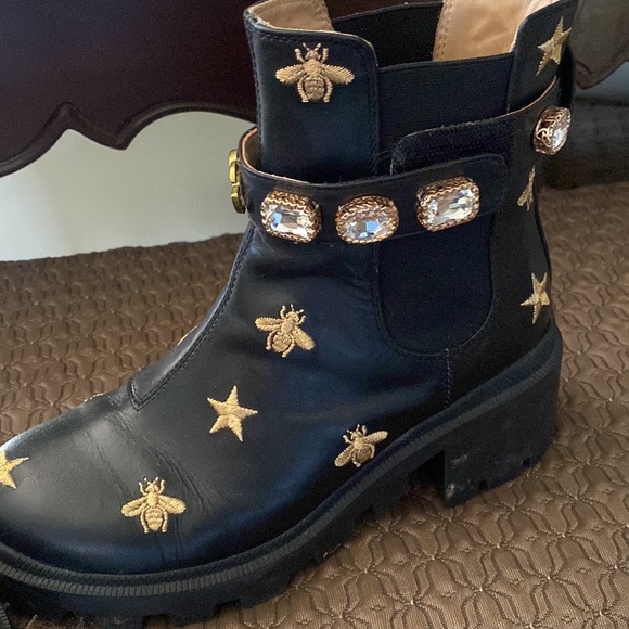 Elaborate design ankle boots - Picture 2 of 7